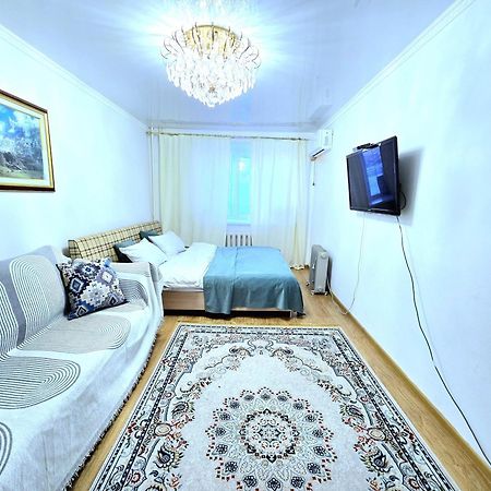 Двухкомнатная "Аэропорт Астана" Apartment ภายนอก รูปภาพ