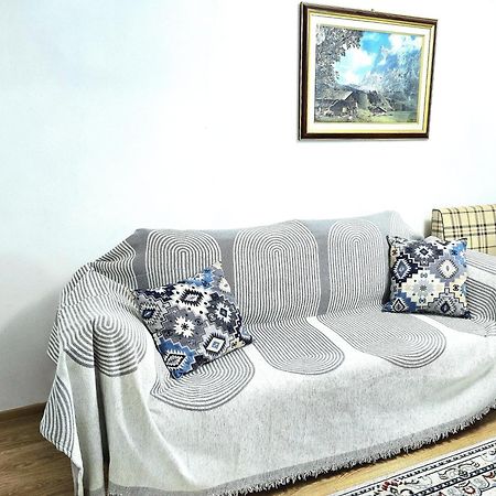 Двухкомнатная "Аэропорт Астана" Apartment ภายนอก รูปภาพ