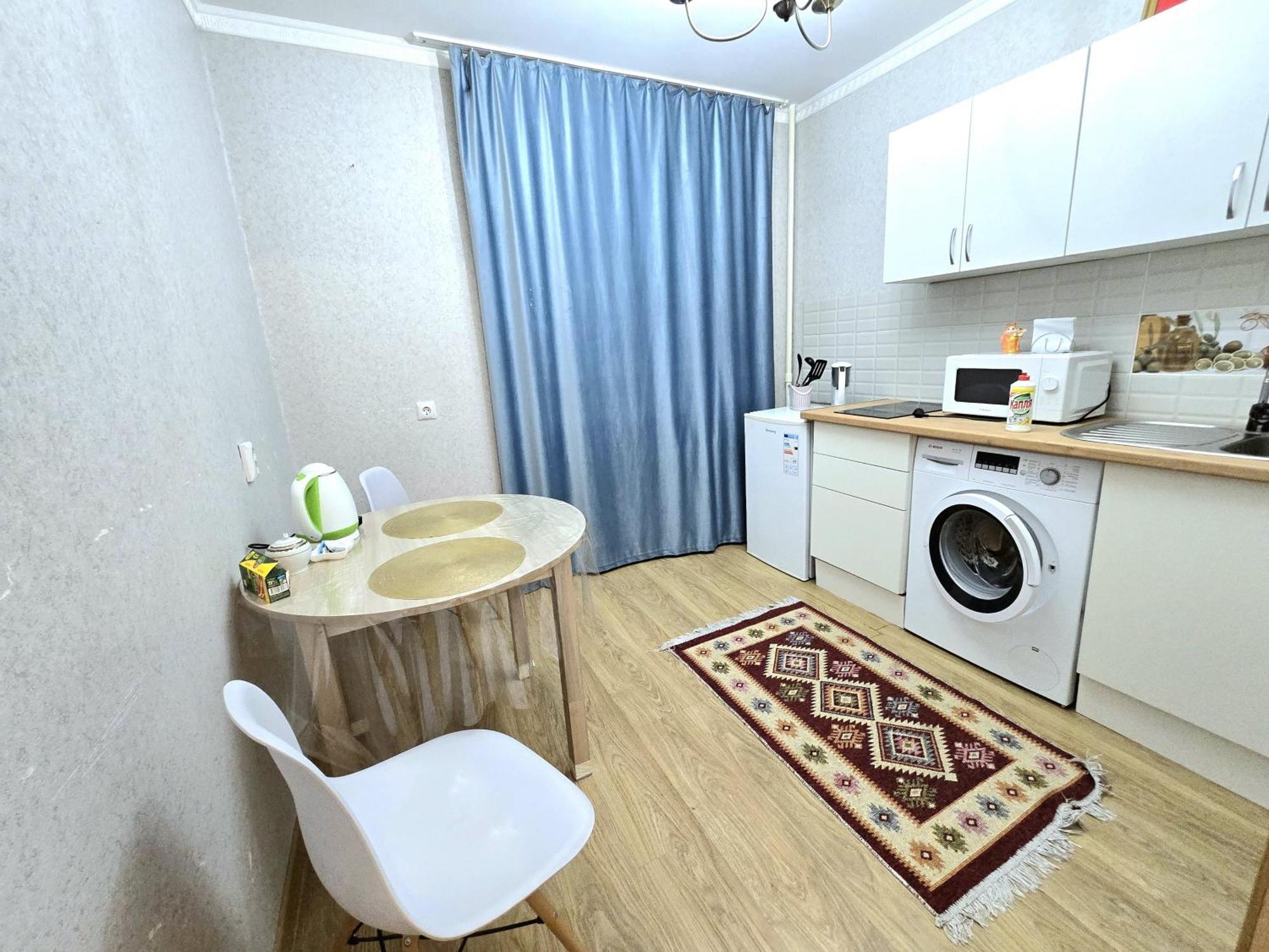 Двухкомнатная "Аэропорт Астана" Apartment ภายนอก รูปภาพ
